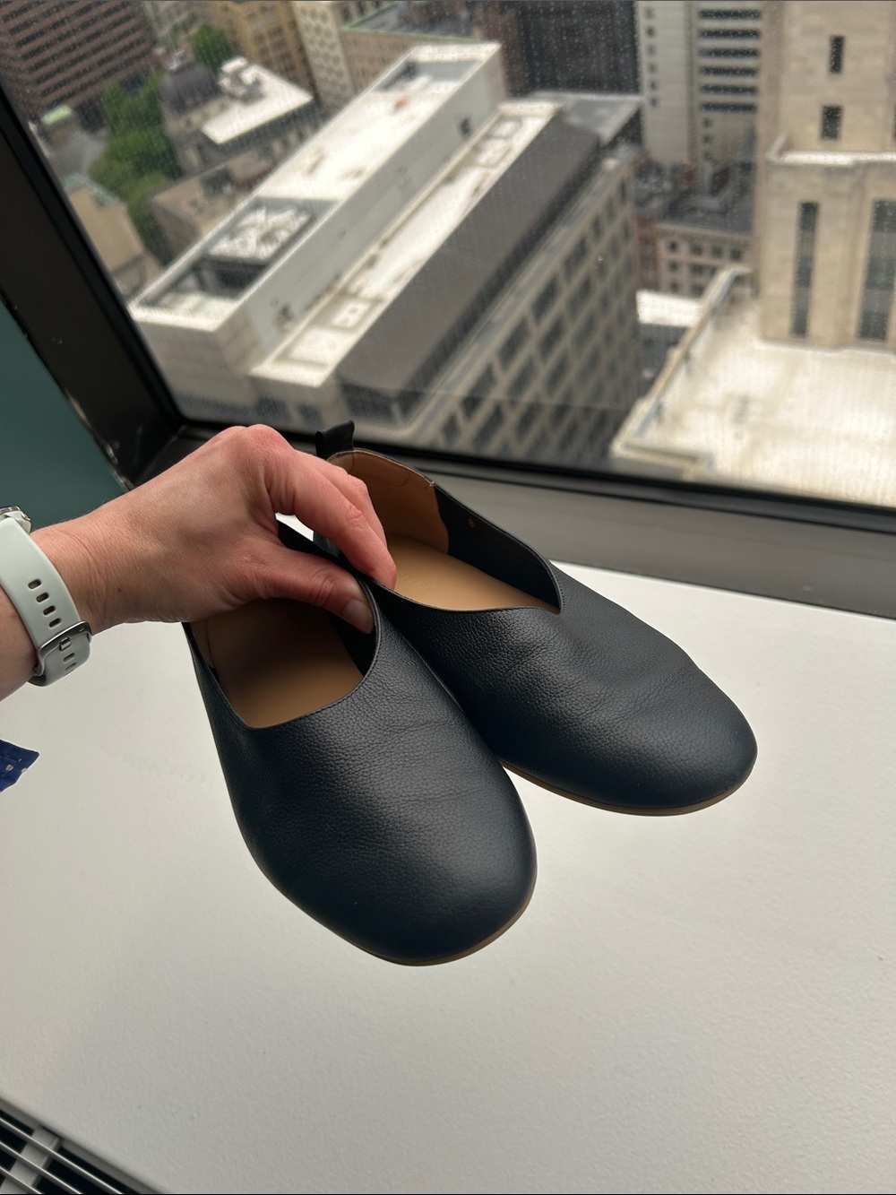 Everlane The Day Glove Black Leather Flats - size 8 - Picture 3 of 6